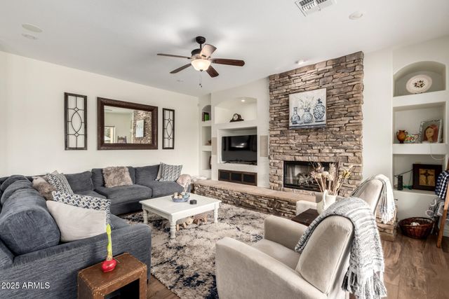 1711 W PRESCOTT Drive, Chandler, AZ 85248