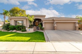 1711 W PRESCOTT Drive, Chandler, AZ 85248