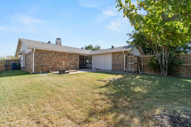 8305 Kensington Drive, Rowlett, TX 75088
