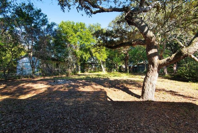 213 Hawthorne Circle, Fort Walton Beach, FL 32547