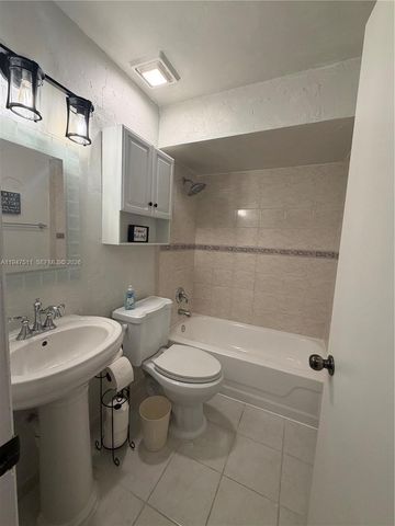 5402 SW 139th Ct, Miami, FL 33175