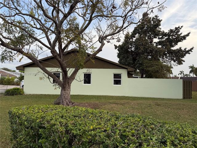 5402 SW 139th Ct, Miami, FL 33175