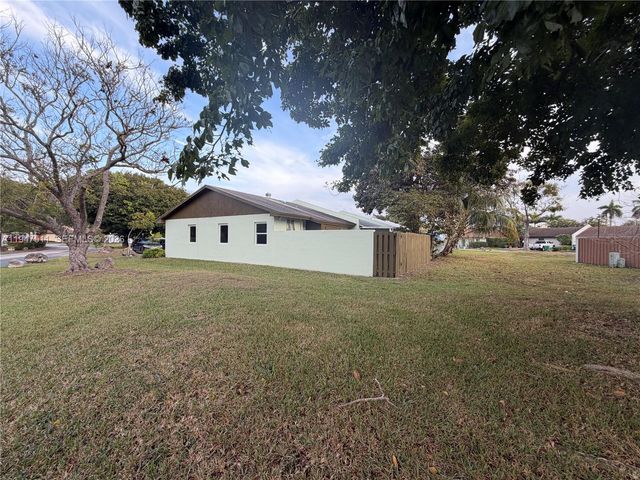 5402 SW 139th Ct, Miami, FL 33175