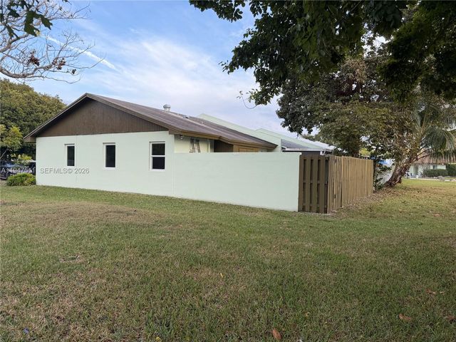 5402 SW 139th Ct, Miami, FL 33175