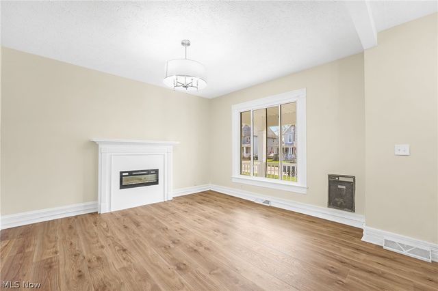322 W 9th Street, Lorain, OH 44052