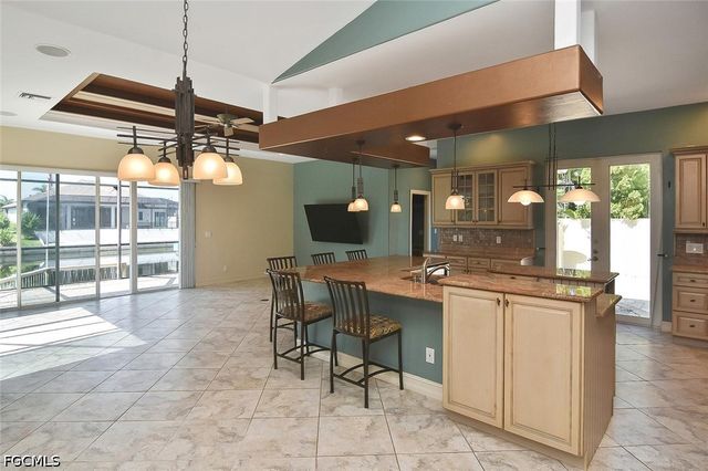 2808 SW 33rd TER, Cape Coral, FL 33914