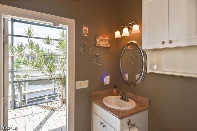 2808 SW 33rd TER, Cape Coral, FL 33914