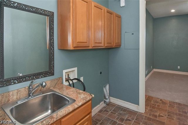 2808 SW 33rd TER, Cape Coral, FL 33914