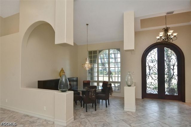 2808 SW 33rd TER, Cape Coral, FL 33914