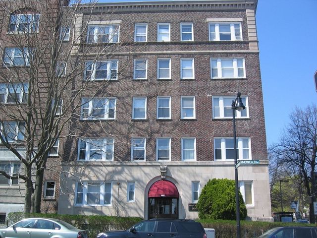 1607 Commonwealth Ave 14, Boston, MA 02135