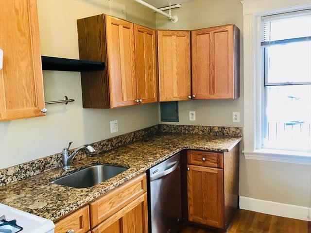 1607 Commonwealth Ave 14, Boston, MA 02135