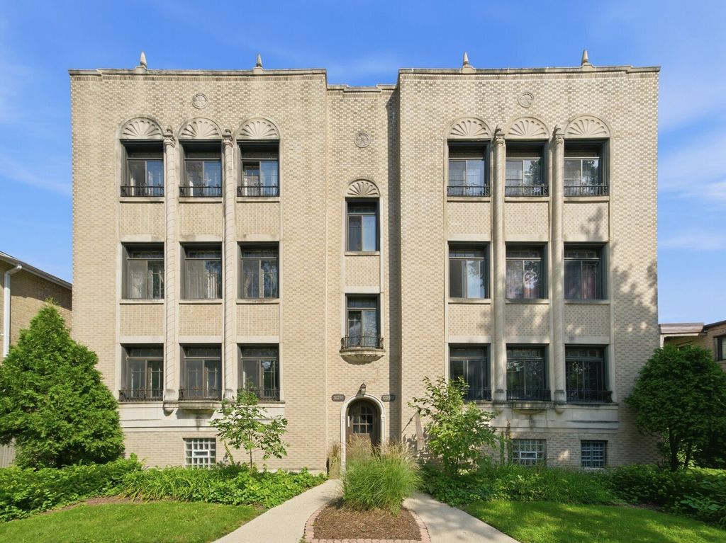 6211 N Mozart Street 2N, Chicago, IL 60659 — exterior