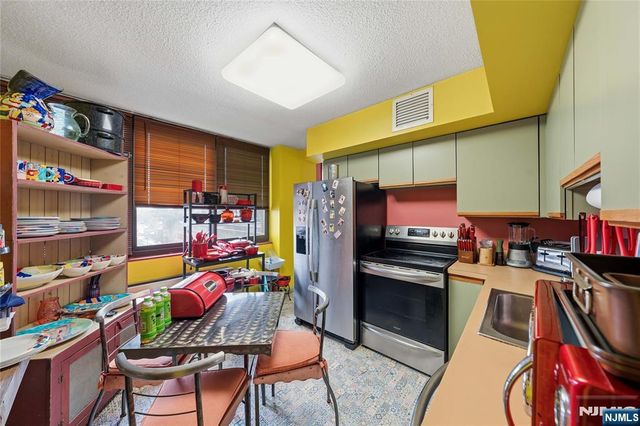 344 Prospect Avenue 2E, Hackensack, NJ 07601