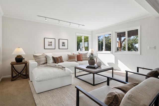 1111 Winsor Ave, Piedmont, CA 94610