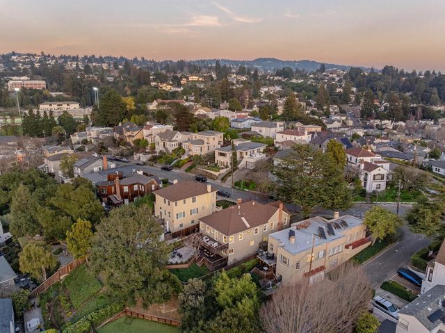 1111 Winsor Ave, Piedmont, CA 94610