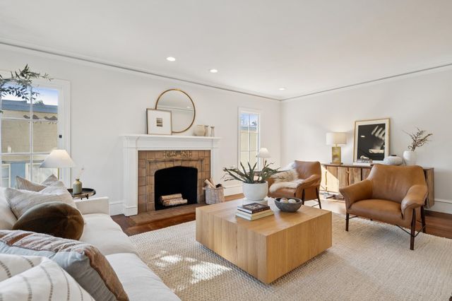 1111 Winsor Ave, Piedmont, CA 94610