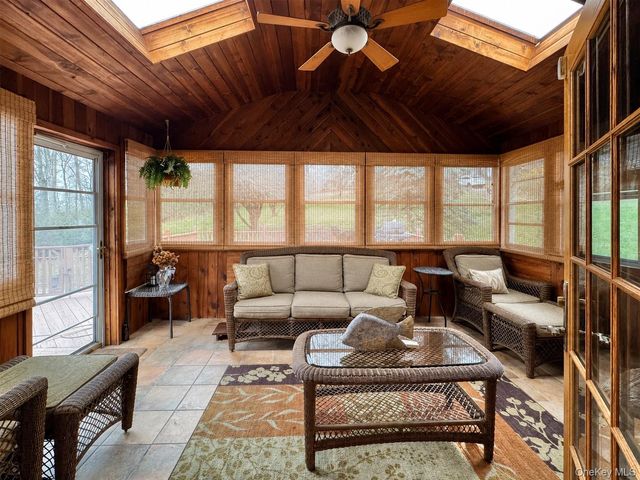 515 Toleman Road, Rock Tavern, NY 12575