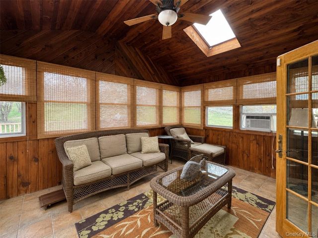 515 Toleman Road, Rock Tavern, NY 12575