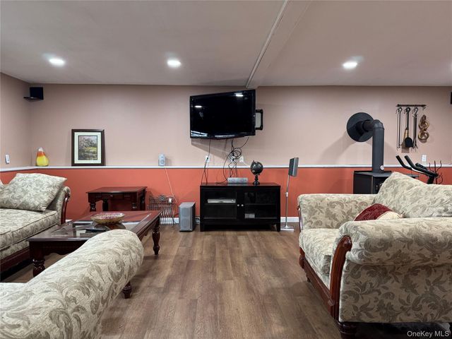 515 Toleman Road, Rock Tavern, NY 12575