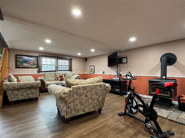 515 Toleman Road, Rock Tavern, NY 12575