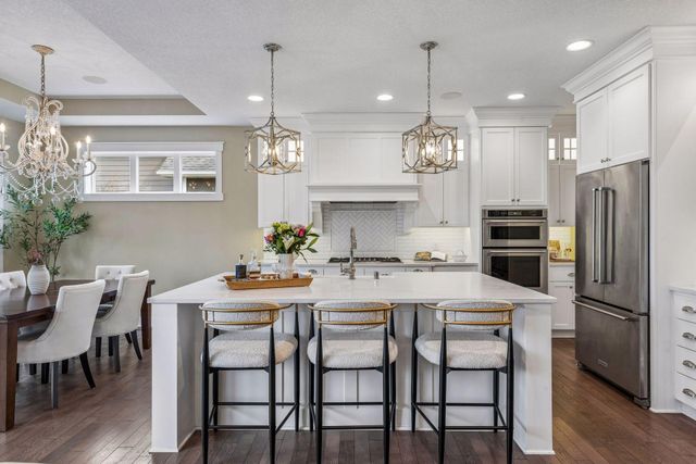 6284 Montee Drive, Eden Prairie, MN 55344