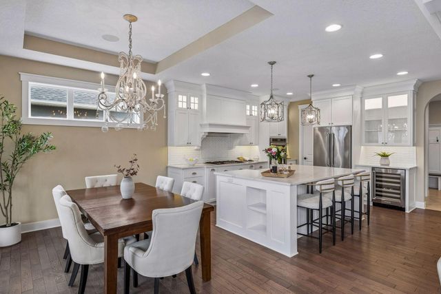 6284 Montee Drive, Eden Prairie, MN 55344