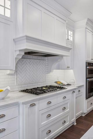 6284 Montee Drive, Eden Prairie, MN 55344