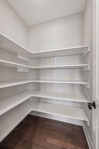 6284 Montee Drive, Eden Prairie, MN 55344