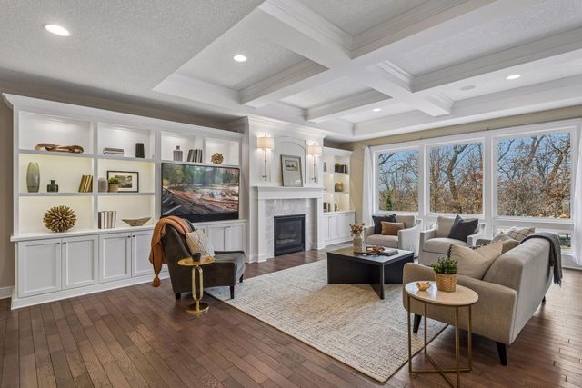 6284 Montee Drive, Eden Prairie, MN 55344