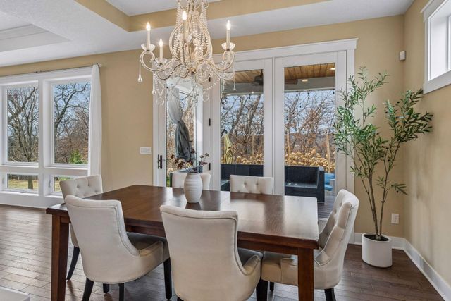 6284 Montee Drive, Eden Prairie, MN 55344