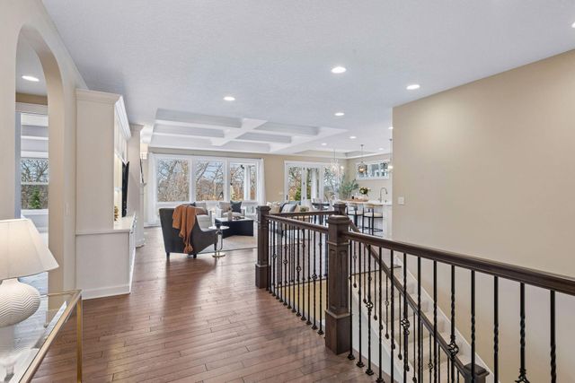 6284 Montee Drive, Eden Prairie, MN 55344