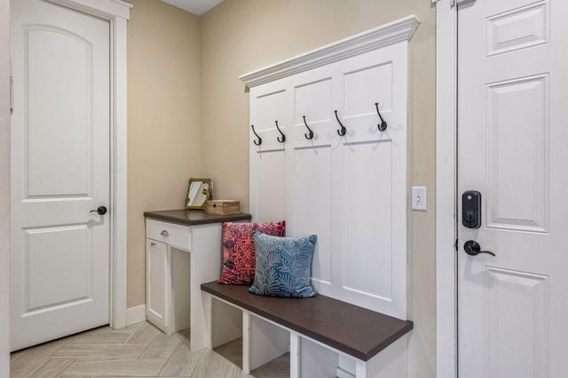 6284 Montee Drive, Eden Prairie, MN 55344