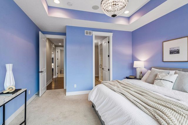 6284 Montee Drive, Eden Prairie, MN 55344