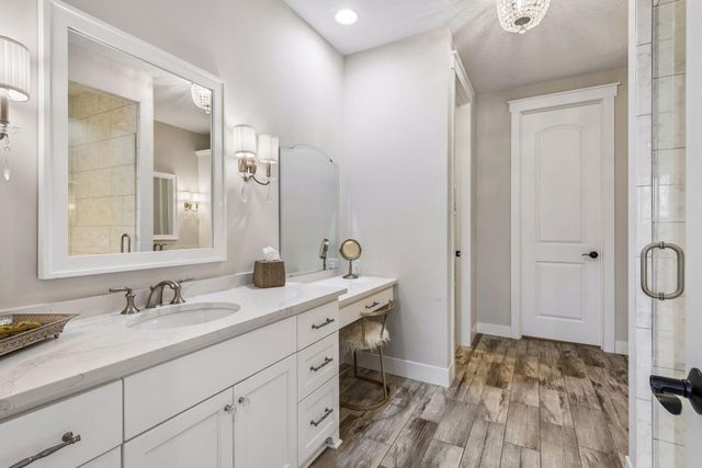 6284 Montee Drive, Eden Prairie, MN 55344