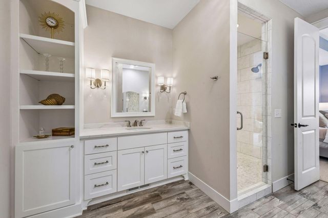 6284 Montee Drive, Eden Prairie, MN 55344