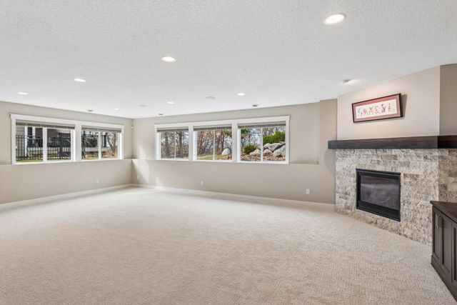 6284 Montee Drive, Eden Prairie, MN 55344