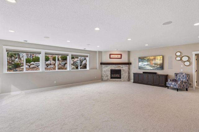 6284 Montee Drive, Eden Prairie, MN 55344