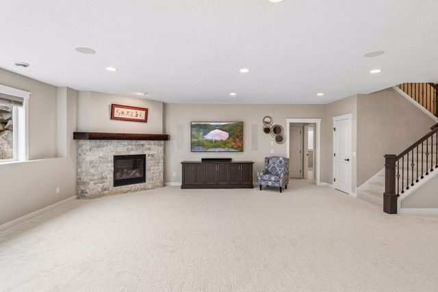 6284 Montee Drive, Eden Prairie, MN 55344