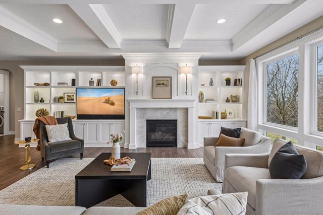 6284 Montee Drive, Eden Prairie, MN 55344