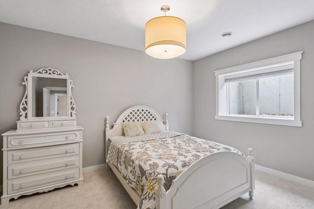 6284 Montee Drive, Eden Prairie, MN 55344