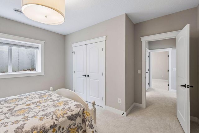 6284 Montee Drive, Eden Prairie, MN 55344