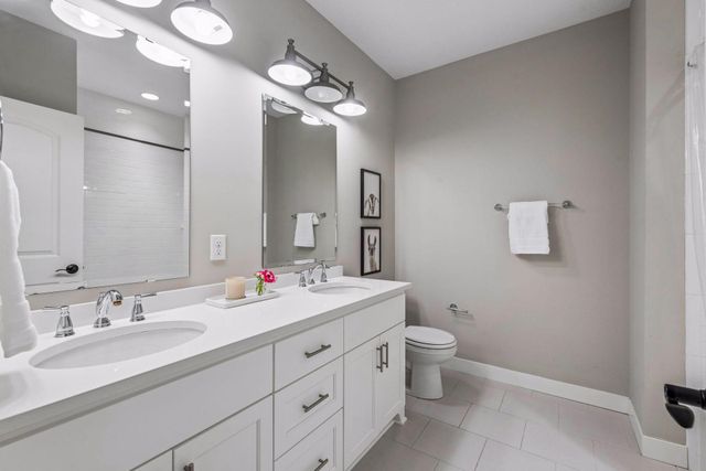 6284 Montee Drive, Eden Prairie, MN 55344