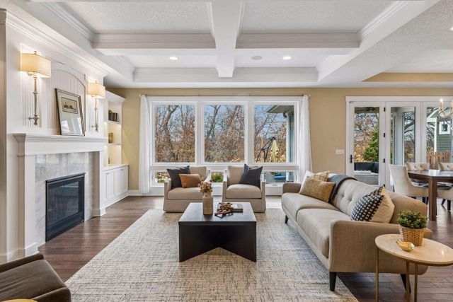 6284 Montee Drive, Eden Prairie, MN 55344