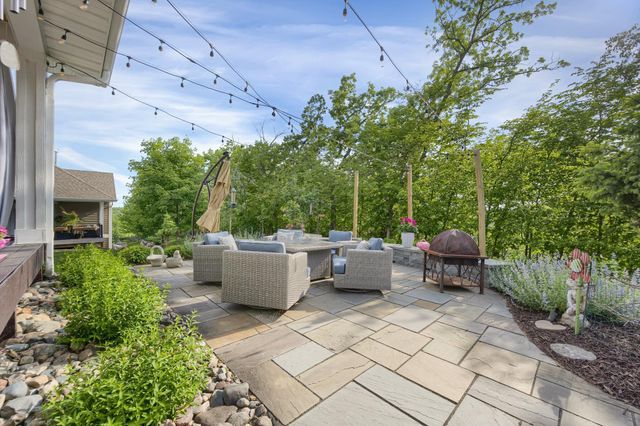 6284 Montee Drive, Eden Prairie, MN 55344