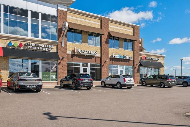 6284 Montee Drive, Eden Prairie, MN 55344