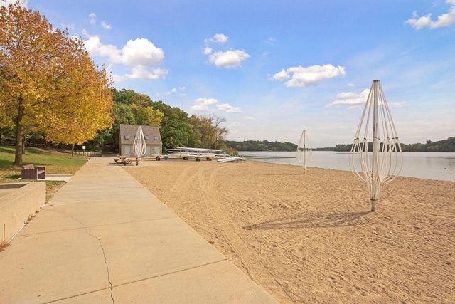 6284 Montee Drive, Eden Prairie, MN 55344