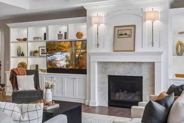 6284 Montee Drive, Eden Prairie, MN 55344