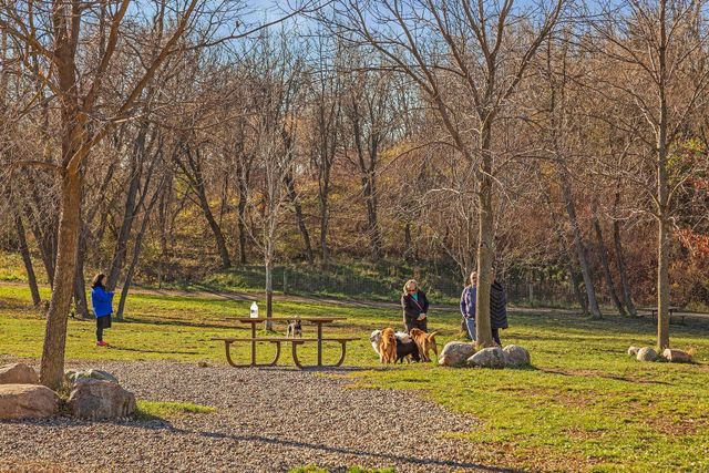 6284 Montee Drive, Eden Prairie, MN 55344