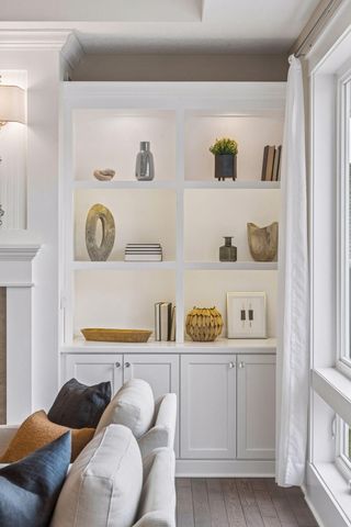 6284 Montee Drive, Eden Prairie, MN 55344