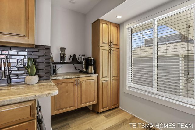 400 Lakeview Court 25D, Spring Lake, MI 49456